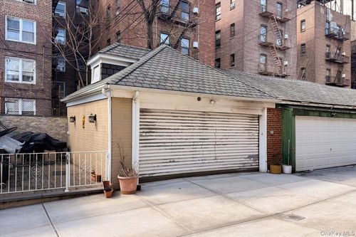 33-24 83rd St, Jackson Heights, NY, 11372-1456 | Card Image