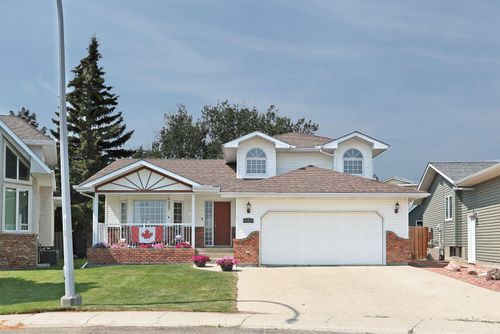 35 Parkland Close E, Brooks, AB, T1R0M2 | Card Image