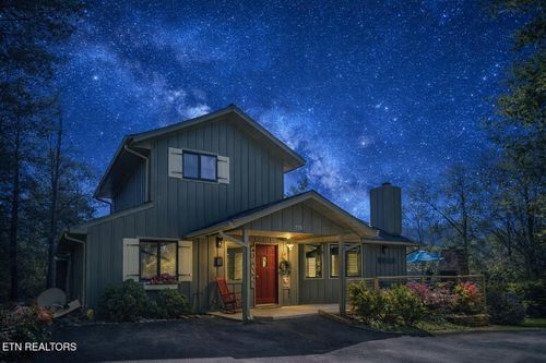 725 Sunshine Trl, Gatlinburg, TN, 37738-6361 | Card Image