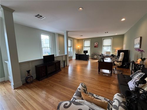 101 N St Charles, Brenham, TX, 77833-3217 | Card Image