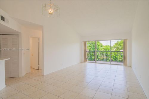 apt-303-9033 Wiles Rd, Coral Springs, FL, 33067-1815 | Card Image