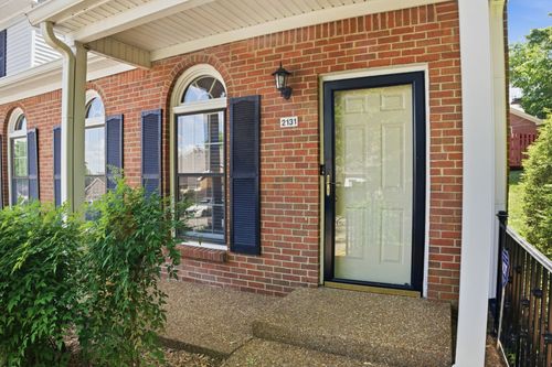 2131 Benton Hall Ct, Columbia, TN, 38401-5825 | Card Image
