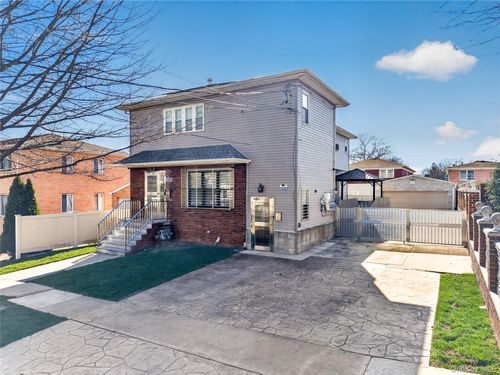 520 124th St, College Point, NY, 11356-1132 | Card Image