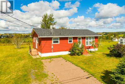 25 Paquet Ave, House other with 3 bedrooms, 1 bathrooms and null parking in Souris PE | Image 1