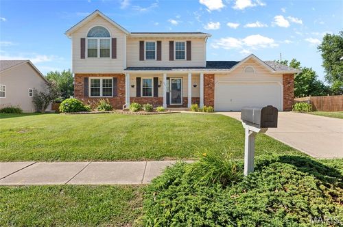 208 Fairington Dr, Troy, IL, 62294-2251 | Card Image