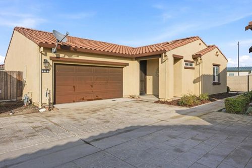 618 Machado Street, Los Banos, CA, 93635 | Card Image