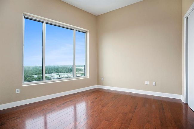 Secondary bedroom or possible study | Image 23
