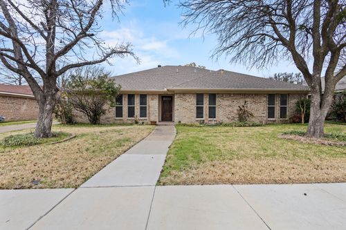 2105 Tampico Dr, Carrollton, TX, 75006-1825 | Card Image