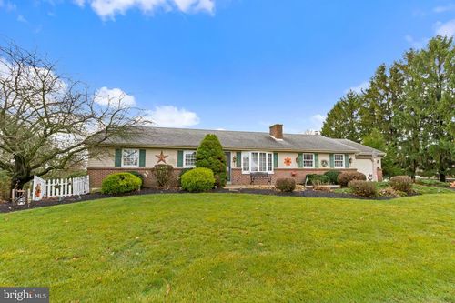 1915 White Oak Road, STRASBURG, PA, 17579 | Card Image