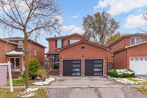 11 Belvedere Cres, Richmond Hill, ON, L4C8W3 | Card Image