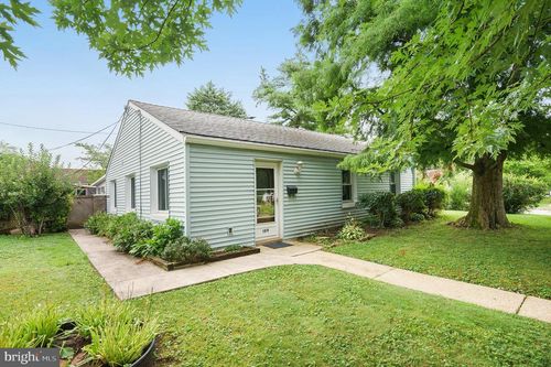 109 Carson St, PHOENIXVILLE, PA, 19460-3671 | Card Image