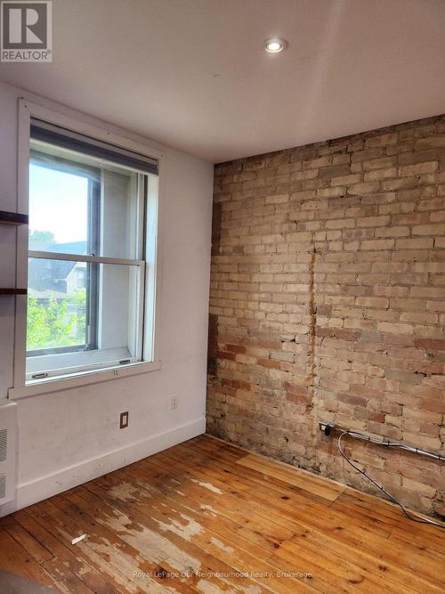 301-412 Bloor Street W, Toronto (Annex), ON, M5S1X5 | Card Image