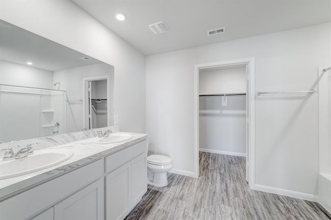 1040 Greenspointe Ave, House other with 6 bedrooms, 4 bathrooms and 2 parking in La Grange TX | Image 14