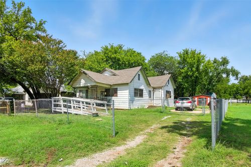 5017 Pinson St, Fort Worth, TX, 76105 | Card Image