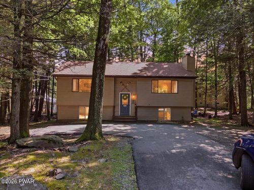 996 Goose Pond Rd, Lake Ariel, PA, 18436-8639 | Card Image