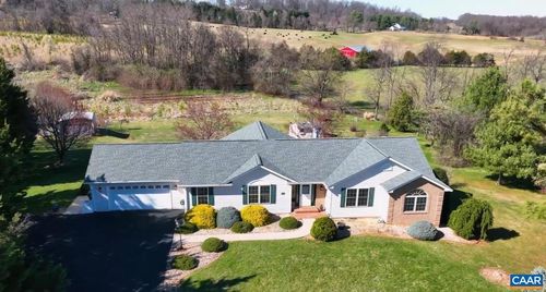 1821 Red Top Orchard Rd, WAYNESBORO, VA, 22980-7462 | Card Image
