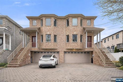 535B Lawn Ave, Palisades Park, NJ, 07650-2845 | Card Image