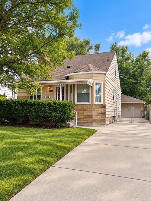 1819 Richmond Avenue, Lincoln Park, MI, 48146 | Card Image