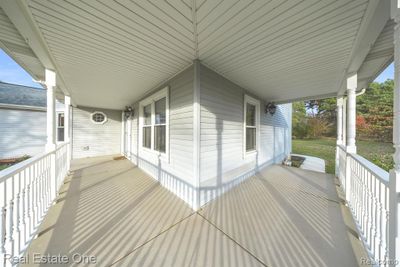 WRAP AROUND FRONT PORCH | Image 2