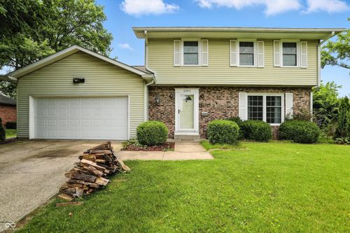 3302 Beech Dr, Columbus, IN, 47203-2737 | Card Image