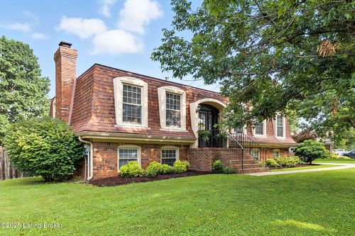 8303 Huntsman Trl, Louisville, KY, 40291-2515 | Card Image
