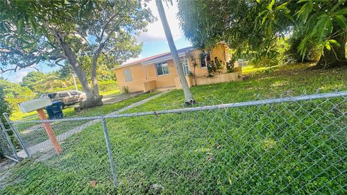 1740 Nw 126th St, Miami, FL, 33167-2139 | Card Image