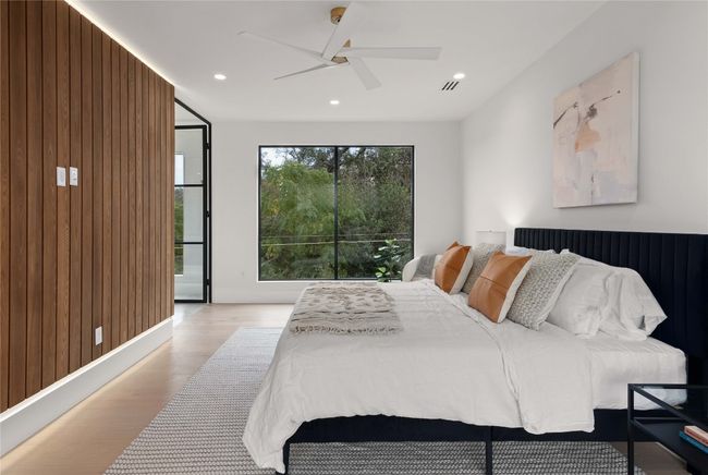 2401 Oakhaven Cir, House other with 5 bedrooms, 5 bathrooms and 3 parking in Austin TX | Image 14