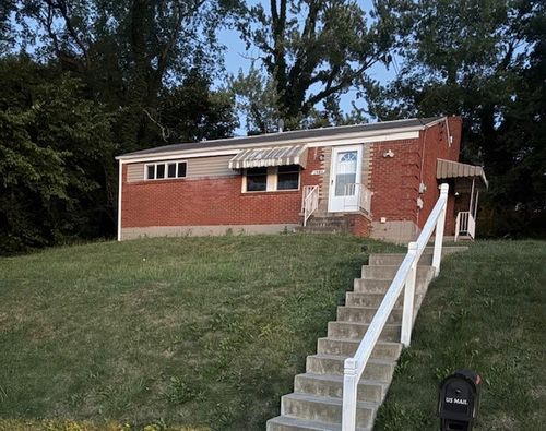 1935 Parkview Pl, Aliquippa, PA, 15001-2917 | Card Image