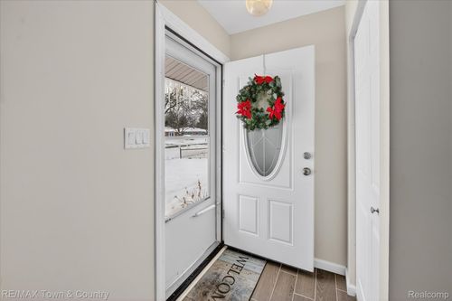 109 N Corbin St, Holly, MI, 48442-1432 | Card Image