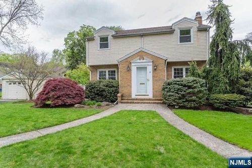 61 Rose St, Cresskill, NJ, 07626-1542 | Card Image