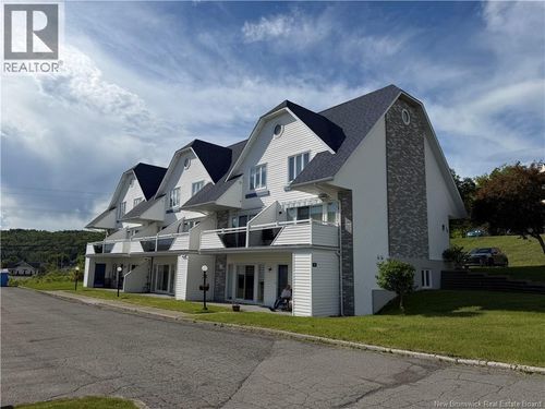 20 Av Du Bourg, Edmundston, NB, E3V4C5 | Card Image