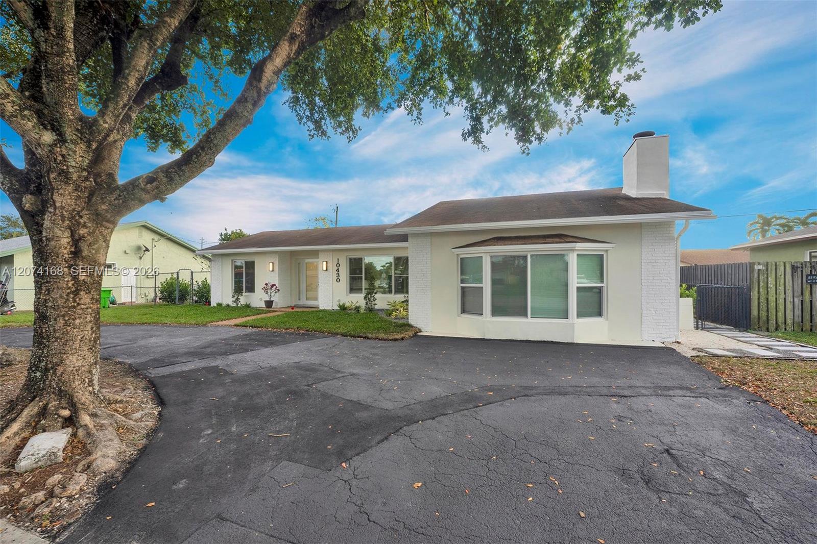 Residential Lease in Sunrise 3