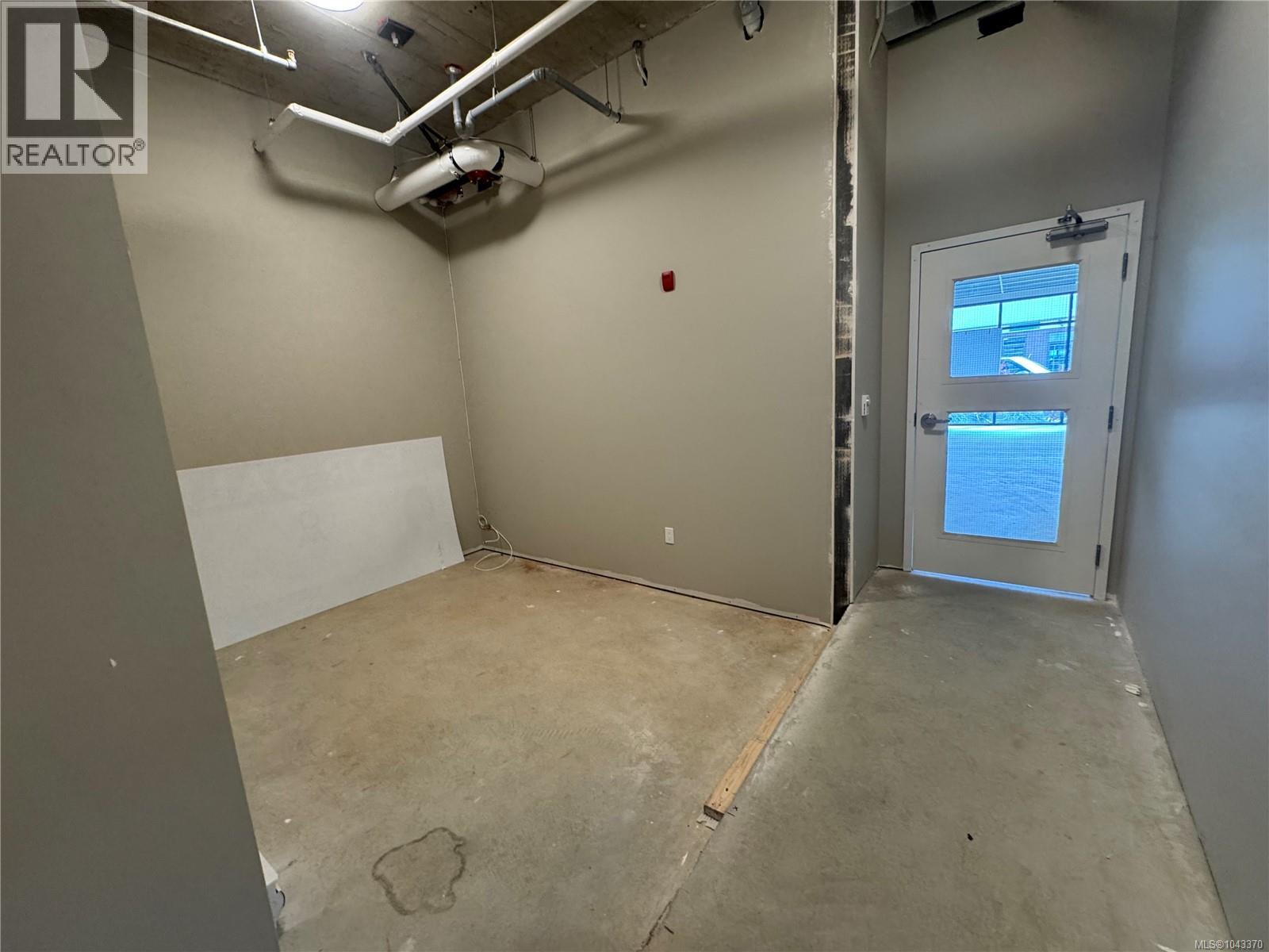 Commercial Lease in Parksville 3
