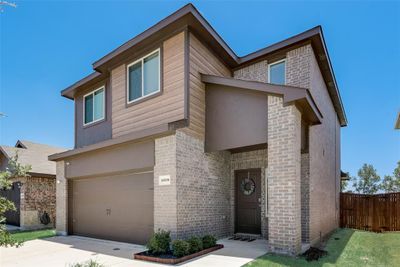 View of front facade with garage | Image 2