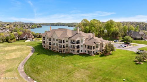 201-565 Rarity Bay Pkwy, Vonore, TN, 37885-5320 | Card Image
