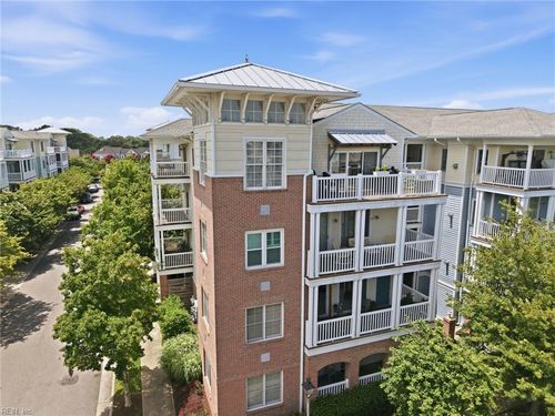 8305 N View Blvd, Norfolk, VA, 23518-3561 | Card Image