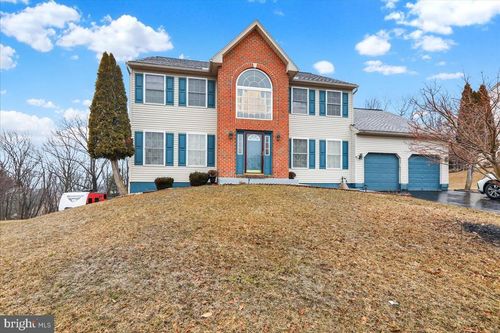 87 Oak Ledge Ave, SCHUYLKILL HAVEN, PA, 17972-9738 | Card Image