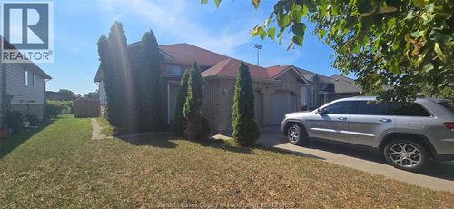 1551 Dobrich St, Windsor, ON, N9B3W7 | Card Image