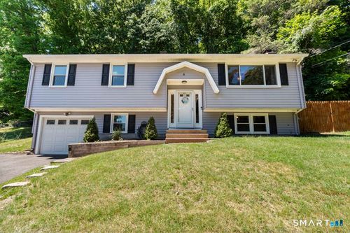 6 Snowapple Ln, Milford, CT, 06460-6724 | Card Image