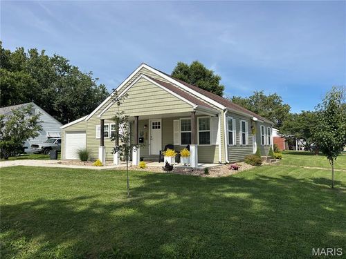 102 Circle Dr, Shelbina, MO, 63468 | Card Image
