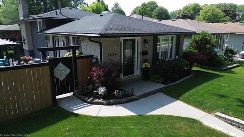 5644 Heritage Dr, Niagara Falls, ON, L2J3L3 | Card Image