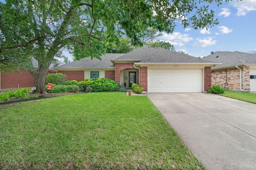 5502 Misty Crest Dr, Arlington, TX, 76017-4128 | Card Image