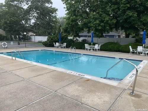 apt-8-95 Springville Rd, Hampton Bays, NY, 11946-2206 | Card Image