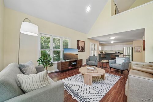 15101 Green Cir, Northport, AL, 35475-4208 | Card Image