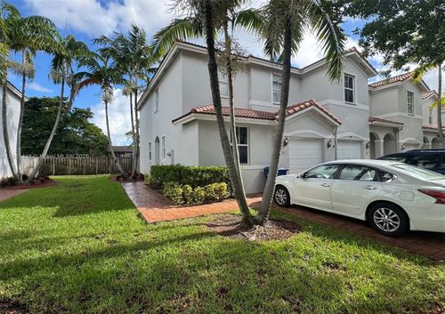 1041 Ne 208th St, Miami, FL, 33179 | Card Image