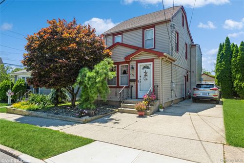 232 Broad St, Williston Park, NY, 11596-1310 | Card Image