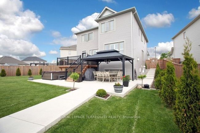 220 Harpin Way E, House other with 5 bedrooms, 4 bathrooms and 4 parking in Fergus ON | Image 35
