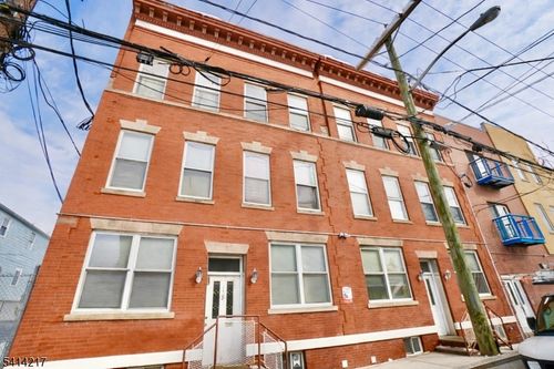 unit-3c-138 Fleming Ave, Newark, NJ, 07105-4057 | Card Image