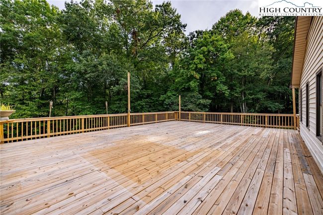 337 Pioneer Rdg, House other with 3 bedrooms, 2 bathrooms and null parking in Sparta NC | Image 33
