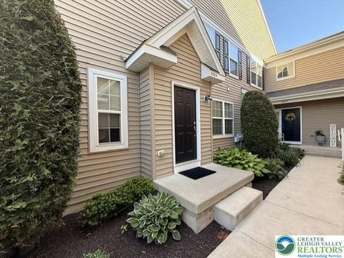 5985 Valley Forge Dr, COOPERSBURG, PA, 18036-8807 | Card Image